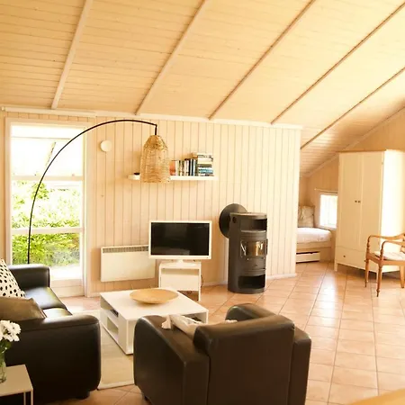 Timmenhus - Ferienhaeuser Am Feldrand